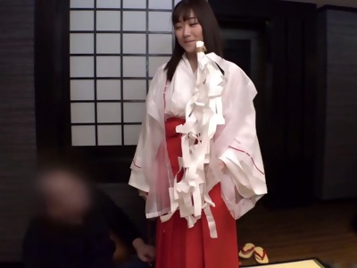   300ntk-325　ガチ濡れ巫女マンに生で奉納ピストン